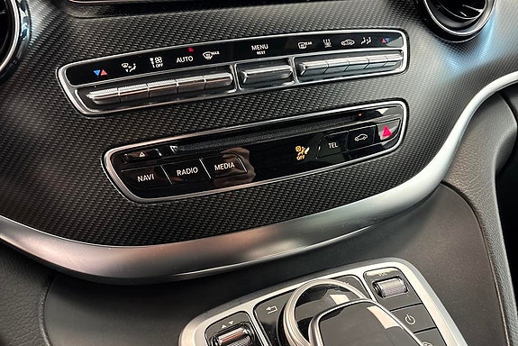 Mercedes-Benz V300 13 of 22