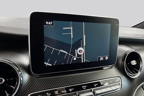Mercedes-Benz V300 11 of 22