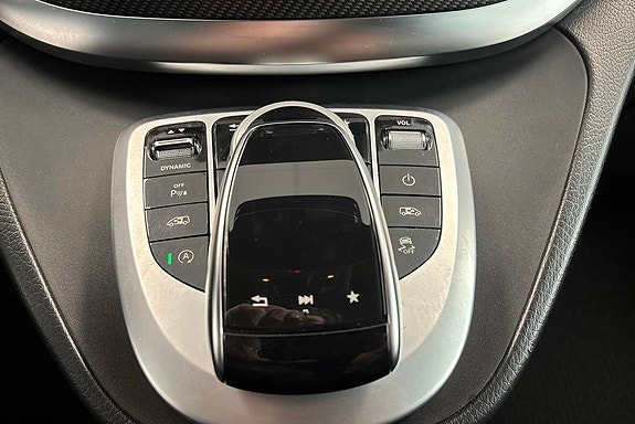 Mercedes-Benz V300 22 of 22