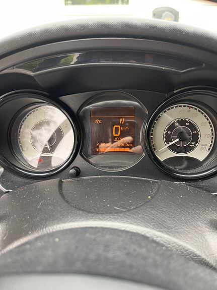 Microcar MGO 4 of 6