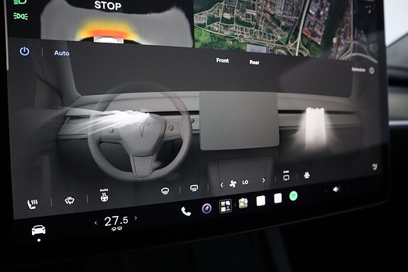 Tesla Model Y 17 of 18