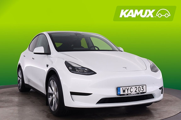 Tesla Model Y 8 of 18