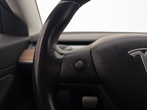 Tesla Model 3 19 of 30