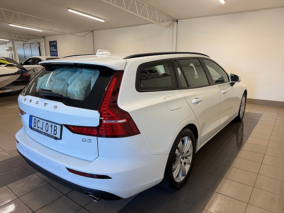Volvo V60 4 of 12