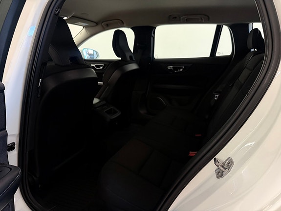 Volvo V60 12 of 12