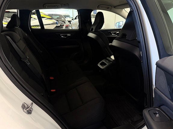 Volvo V60 11 of 12