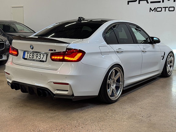 BMW M3 8 of 30
