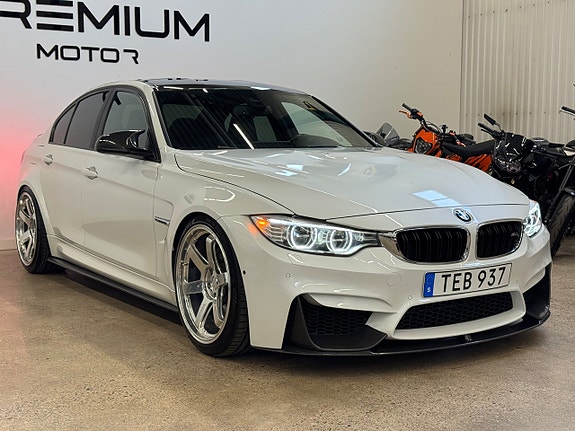BMW M3 2 of 30