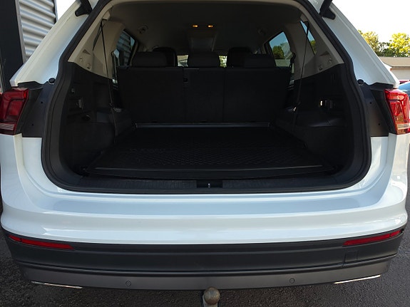 Volkswagen Tiguan Allspace 14 of 15