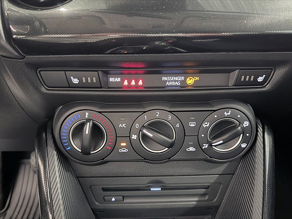 Mazda 2 13 of 16