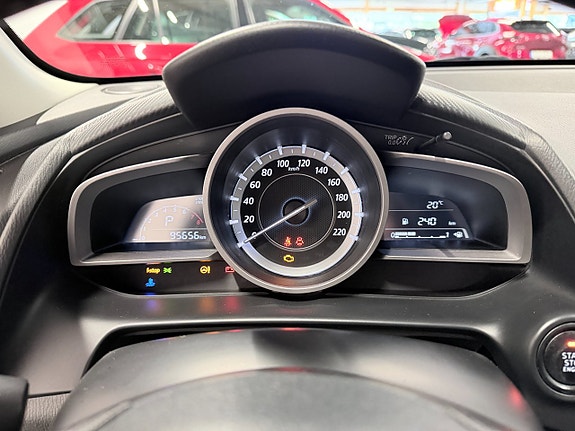 Mazda 2 11 of 16