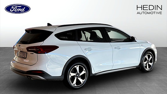 Ford Focus 2 of 9