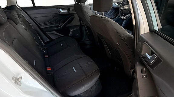 Ford Focus 5 of 9