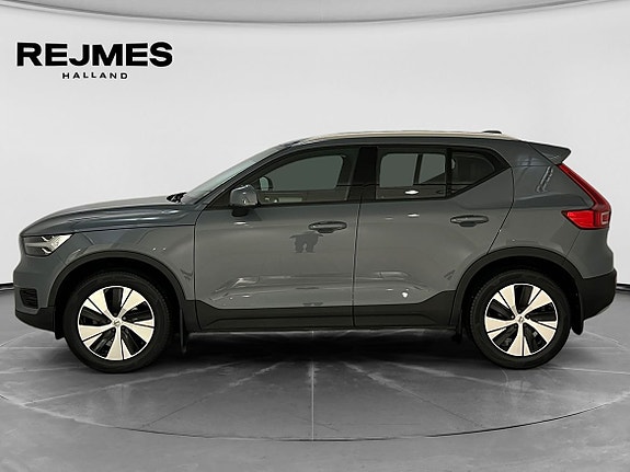 Volvo XC40 3 of 13