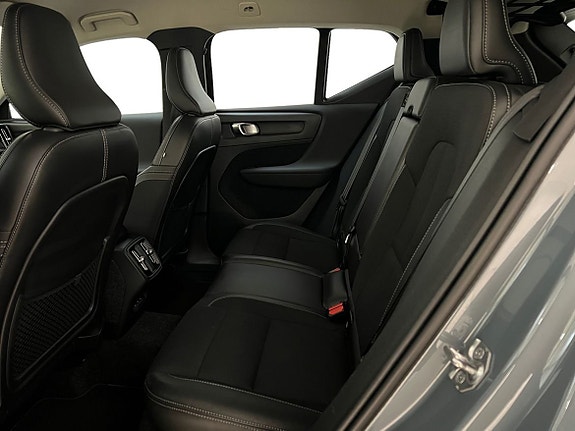 Volvo XC40 6 of 13
