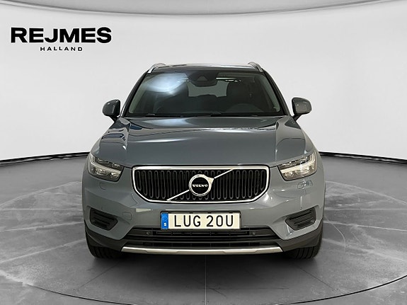Volvo XC40 8 of 13