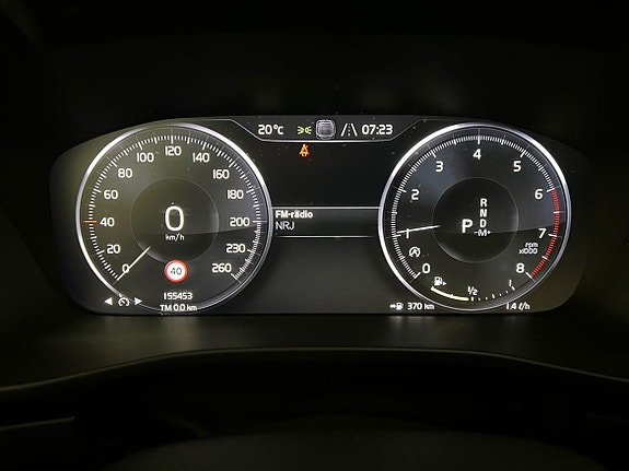 Volvo XC40 11 of 13