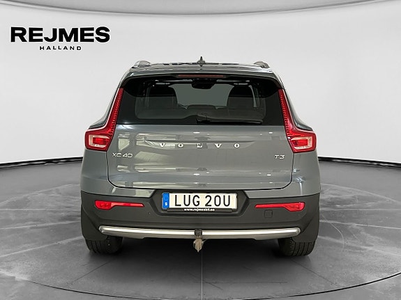 Volvo XC40 7 of 13