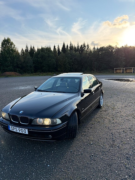 BMW 540i 2 of 6