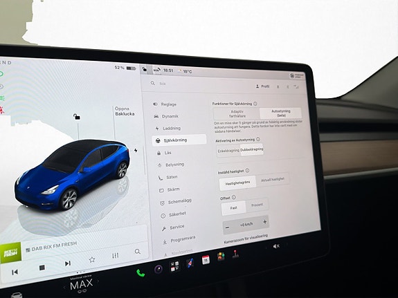 Tesla Model Y 24 of 30