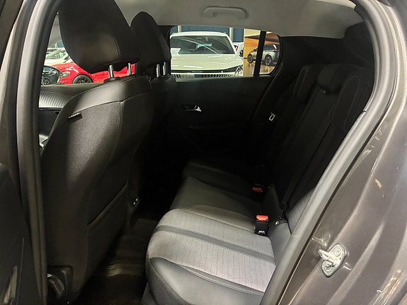 Peugeot 208 15 of 21
