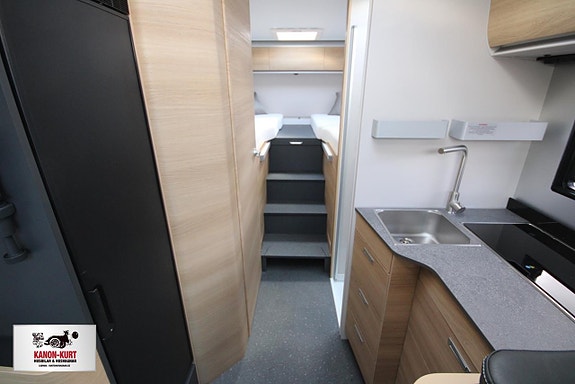 Adria Matrix Select 670 SL 9 of 22