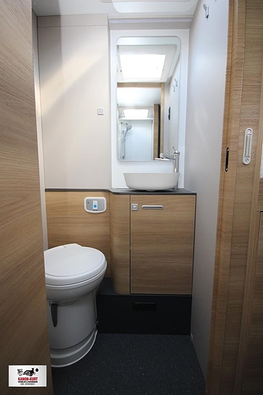 Adria Matrix Select 670 SL 19 of 22
