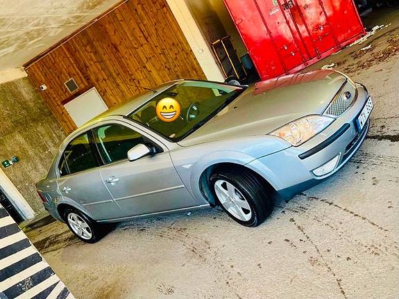 Ford Mondeo 3 of 8