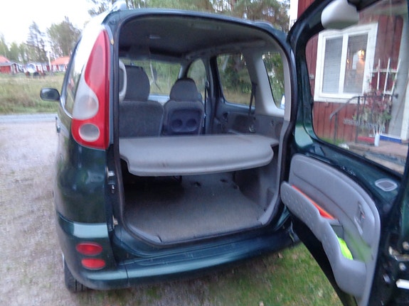 Toyota Yaris Verso 3 of 30