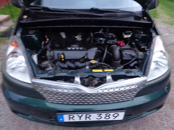 Toyota Yaris Verso 28 of 30