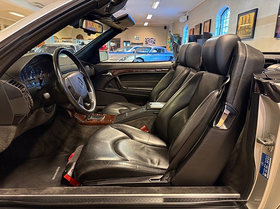 Mercedes-Benz SL320 14 of 30