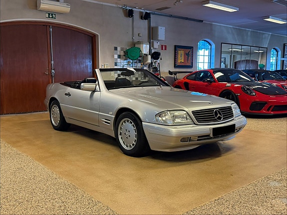Mercedes-Benz SL320 4 of 30