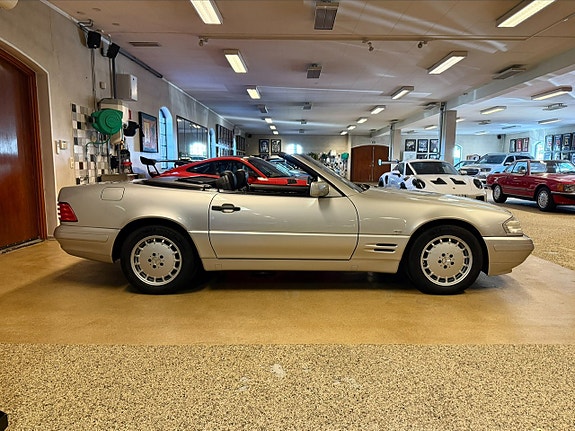 Mercedes-Benz SL320 5 of 30