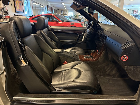 Mercedes-Benz SL320 17 of 30