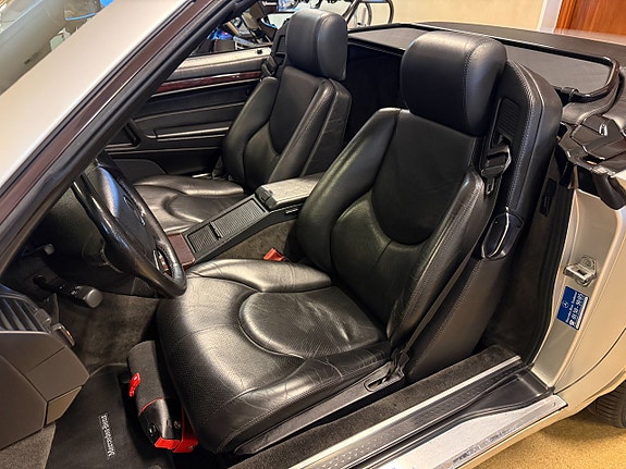 Mercedes-Benz SL320 16 of 30