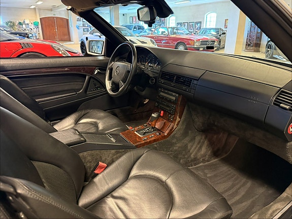 Mercedes-Benz SL320 18 of 30
