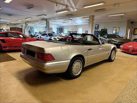 Mercedes-Benz SL320 6 of 30