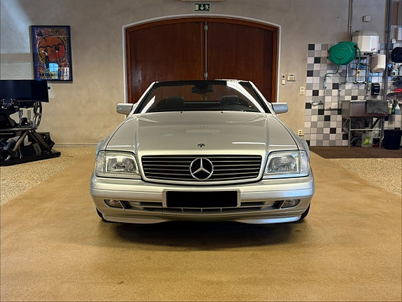 Mercedes-Benz SL320 3 of 30