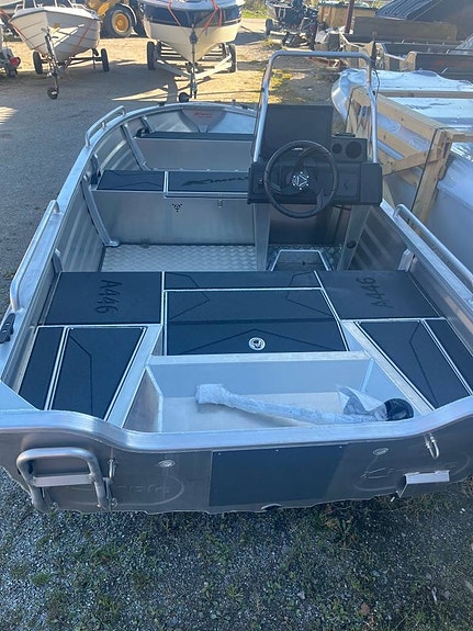 Kimple 446 adventure, Mercury F30 (NY) 2 of 5