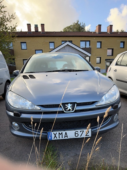 Peugeot 206 3 of 9
