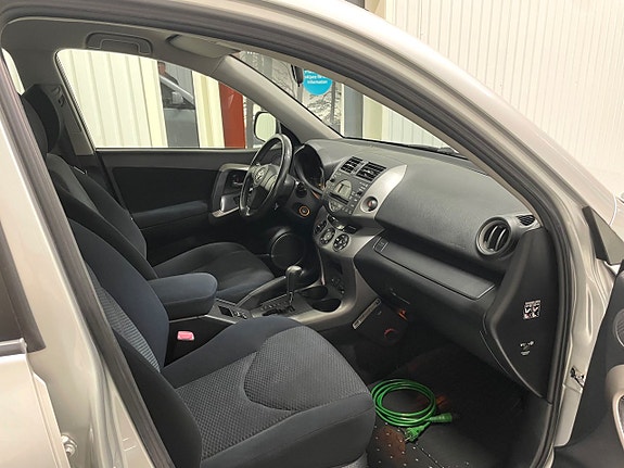 Toyota RAV4 20 of 30