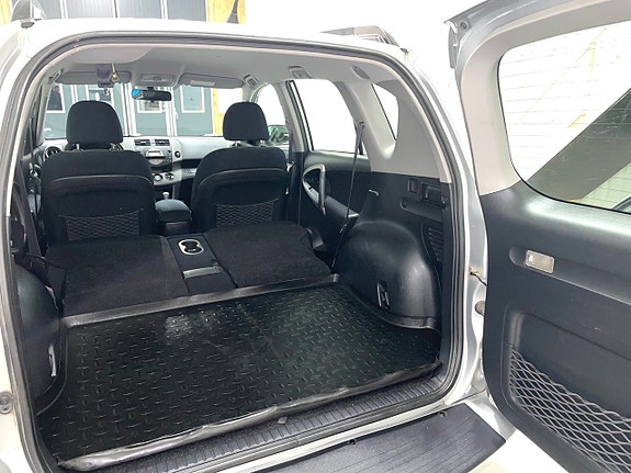Toyota RAV4 15 of 30