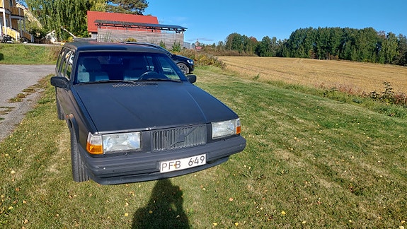 Volvo 740 3 of 5