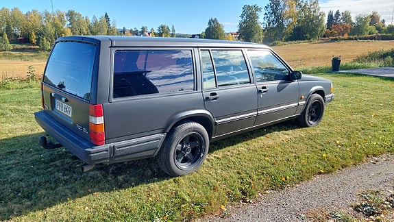 Volvo 740 2 of 5
