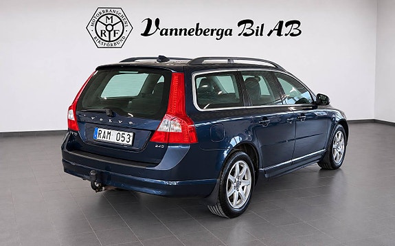 Volvo V70 3 of 6