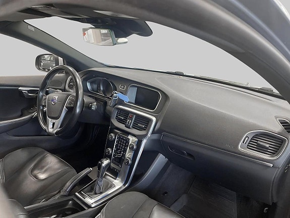 Volvo V40 9 of 21