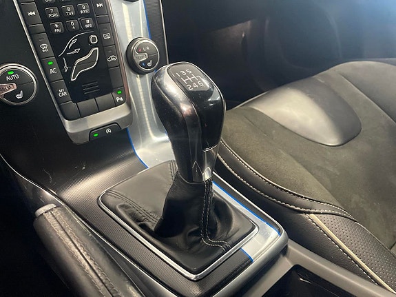 Volvo V40 17 of 21