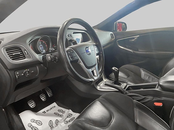 Volvo V40 13 of 21