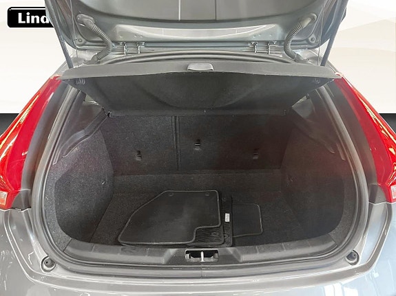 Volvo V40 12 of 21