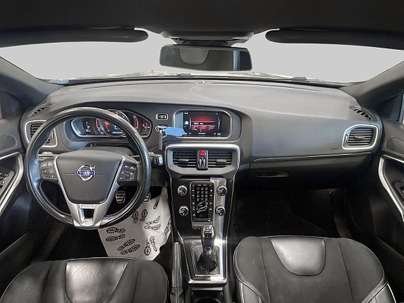 Volvo V40 11 of 21
